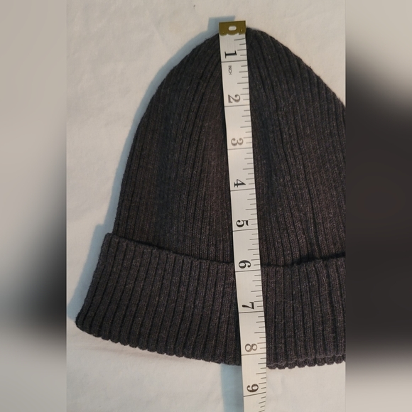 Ribbed knit beanie hat - Picture 4 of 9